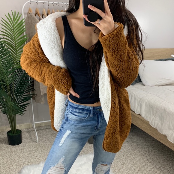 🆕Camel + White Reversible Fluffy Teddy Coat - Picture 4 of 8